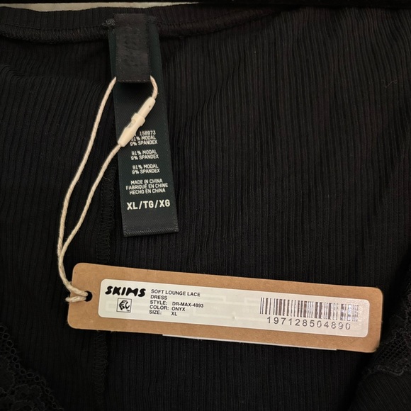 SKIMS Soft Lounge Lace Long Dress with Bralette - Picture 7 of 7